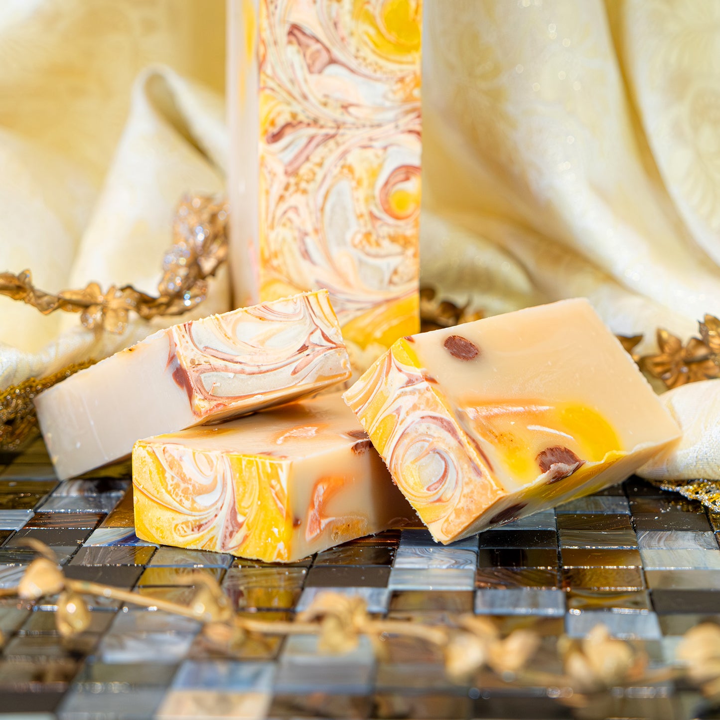 NATURAL SOAP BAR N°1 AMARETTO