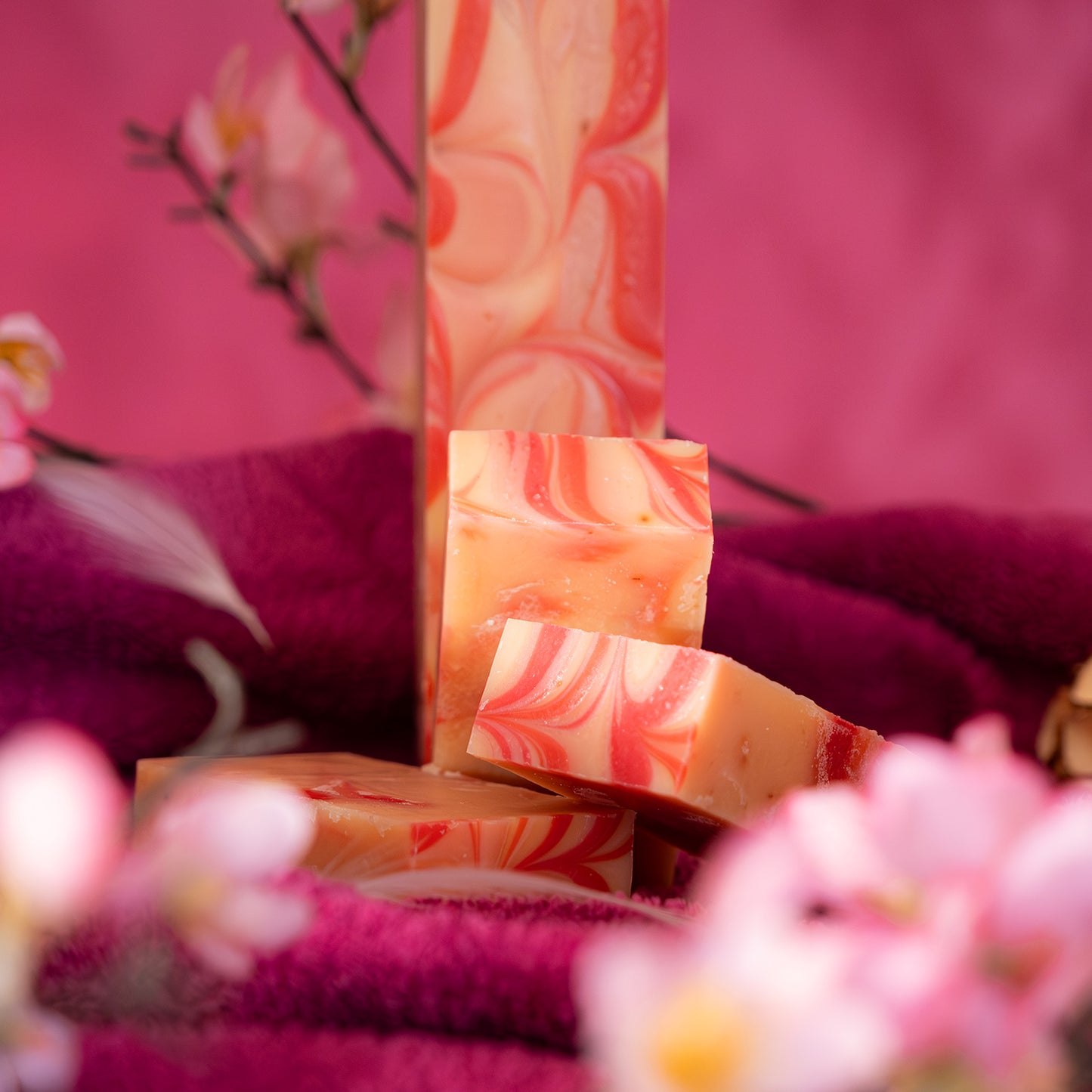 NATURAL SOAP BAR N°18 STRAWBERRY CHAMPAGNE