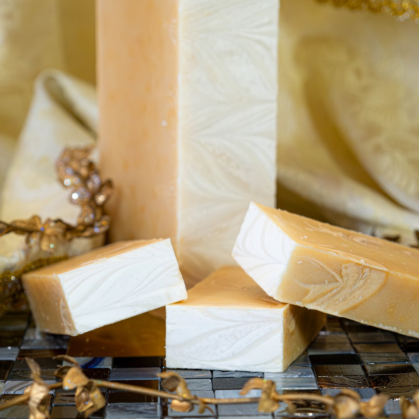 NATURAL SOAP BAR N°34 SATIN WHITE WITH GOAT'S MILK