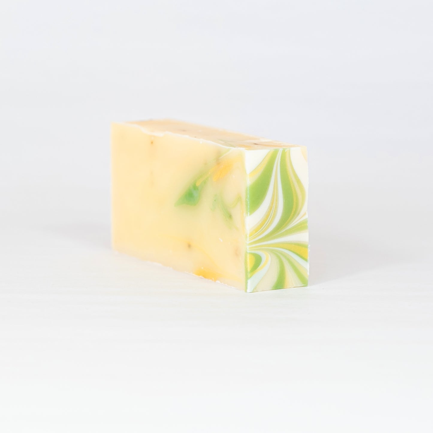 NATURAL SOAP N°32 RAYON DE SOLEIL (LEMON) 110 g
