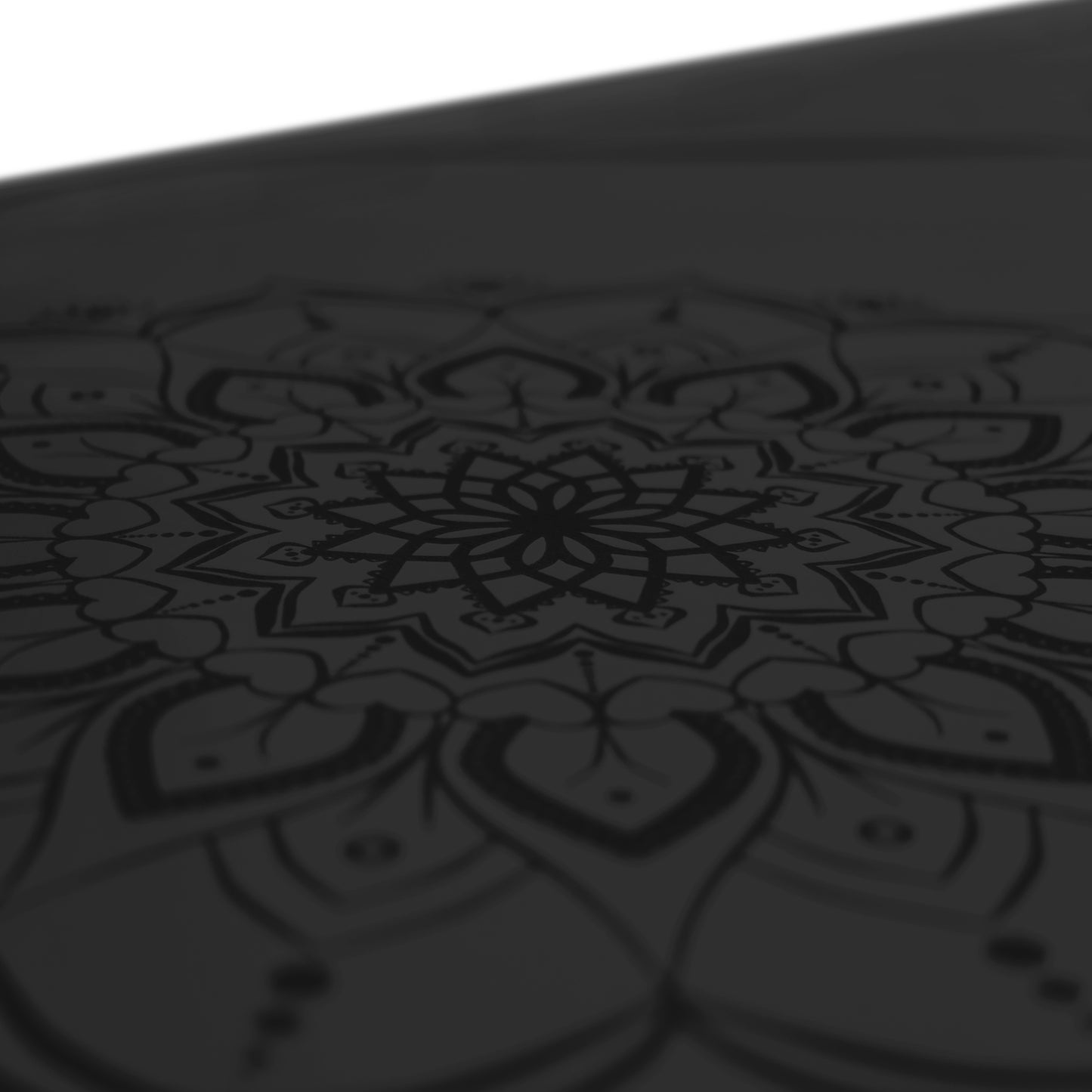 Non-slip natural rubber yoga mat in black with alignment YOGATERRAE French brand