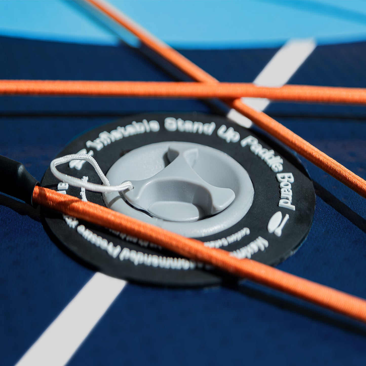 "Valvola di gonfiaggio di alta qualità sulle tavole da SUP Yogaterrae, che garantisce sicurezza e durata".