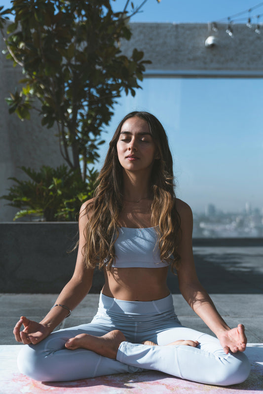 LE YOGA AUJOURD'HUI : RALENTIR DANS UN MONDE QUI ACCÉLÈRE
