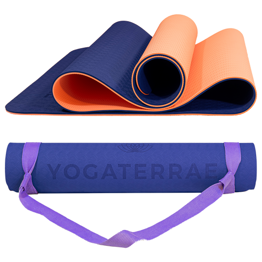 Tapis de yoga antidérapant bicolore Bleu Marine et Corail avec sangle offerte : grip haute performance et amorti optimal pour protéger les articulations.