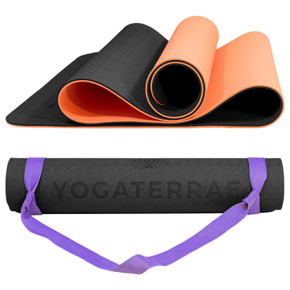 Tapis de yoga antidérapant bicolore Noir et Corail avec sangle offerte : grip haute performance et amorti optimal pour protéger les articulations.