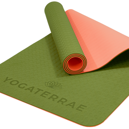 Tapis de yoga antidérapant écologique réversible Vert Olive et Corail en TPE recyclable, sans PVC, léger avec double relief des deux côtés.