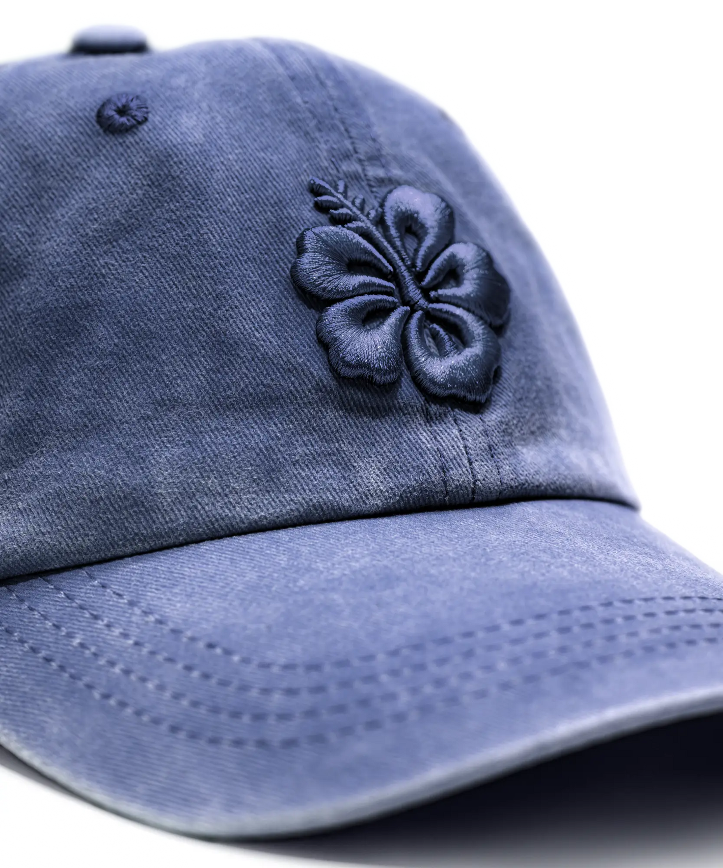 CASQUETTE BRODÉE 3D HIBISCUS BLEU JEAN'S TON SUR TON