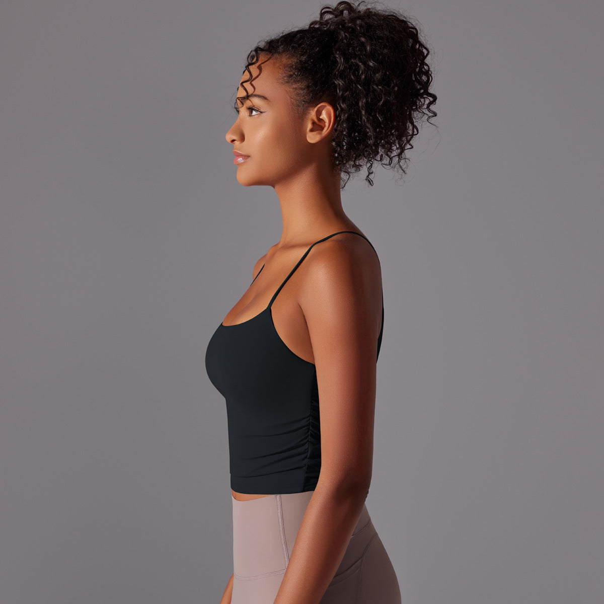 BRASSIÈRE DE SPORT NOIRE FINES BRETELLES MAINTIEN ET CONFORT