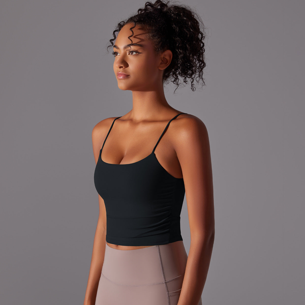 BRASSIÈRE DE SPORT NOIRE FINES BRETELLES MAINTIEN ET CONFORT