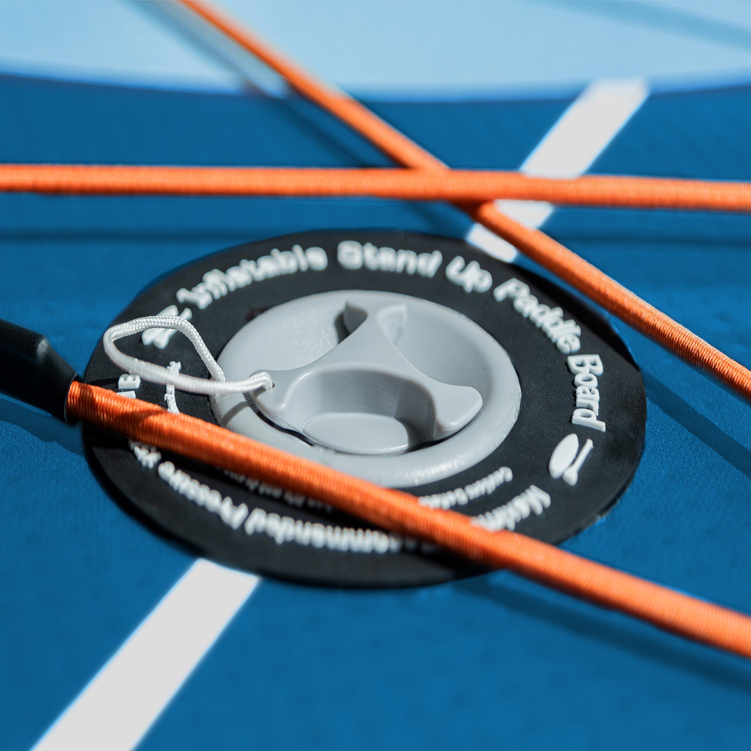 "Valvola di gonfiaggio di alta qualità sulle tavole da SUP Yogaterrae, che garantisce sicurezza e durata".